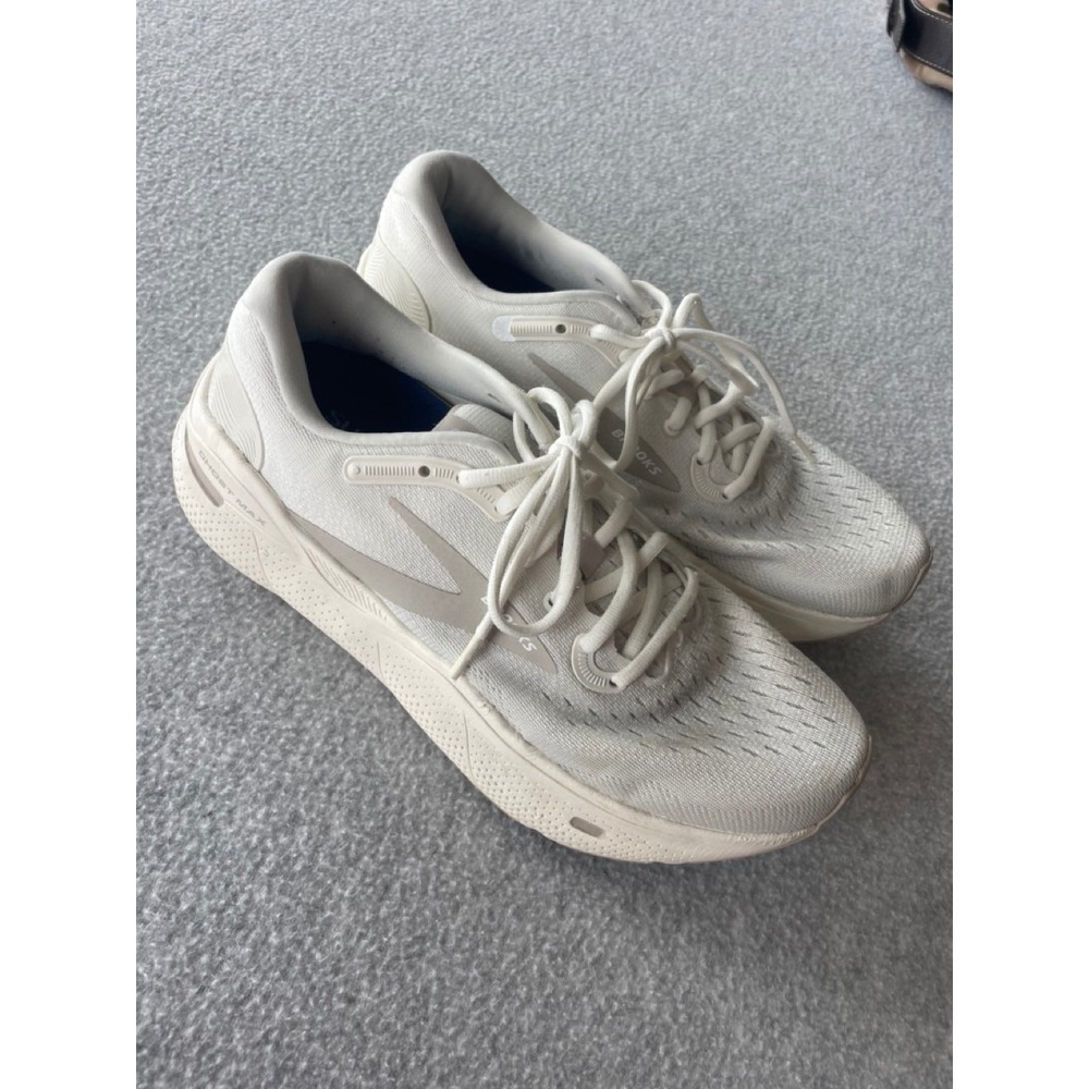 Brooks Ghost Max Mens Running Shoes Cream White DNA LOFT v2 Cushioning Sneaker